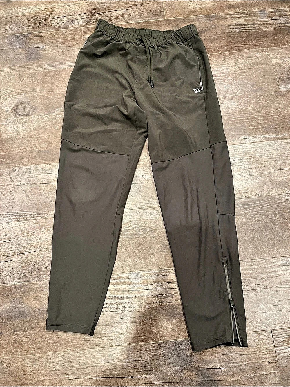 Vuori Men'Small Jogger Pants in Green Size Small Like New